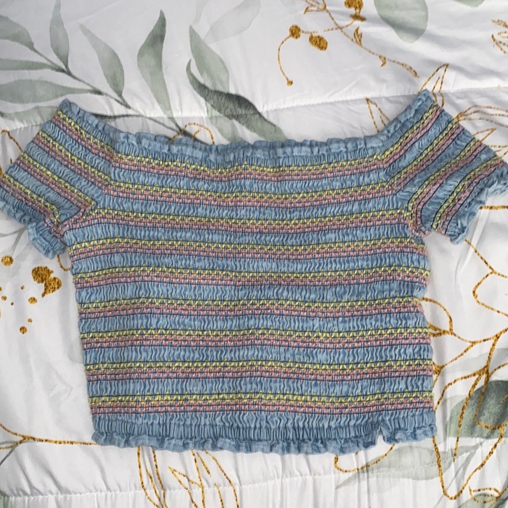 Forever 21 off the shoulders crop top